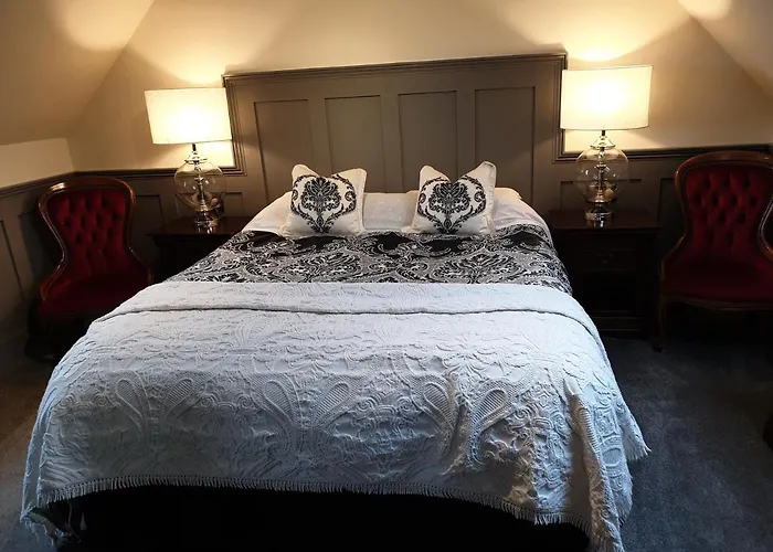 Cliffe House Bed & Breakfast